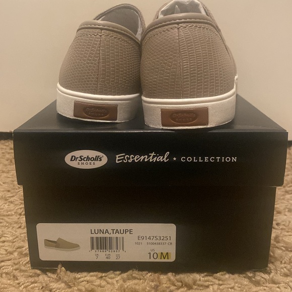 Dr. Scholl's Luna Slip-on Taupe Flats with White Sole. Women’s Size 10 - Picture 9 of 10